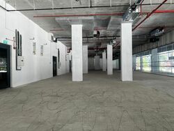 Middle Road (D7), Retail #480249061